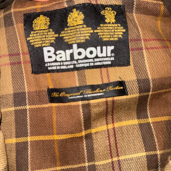 Barbour women’s size 4 waxed coat. - Picture 3 of 4